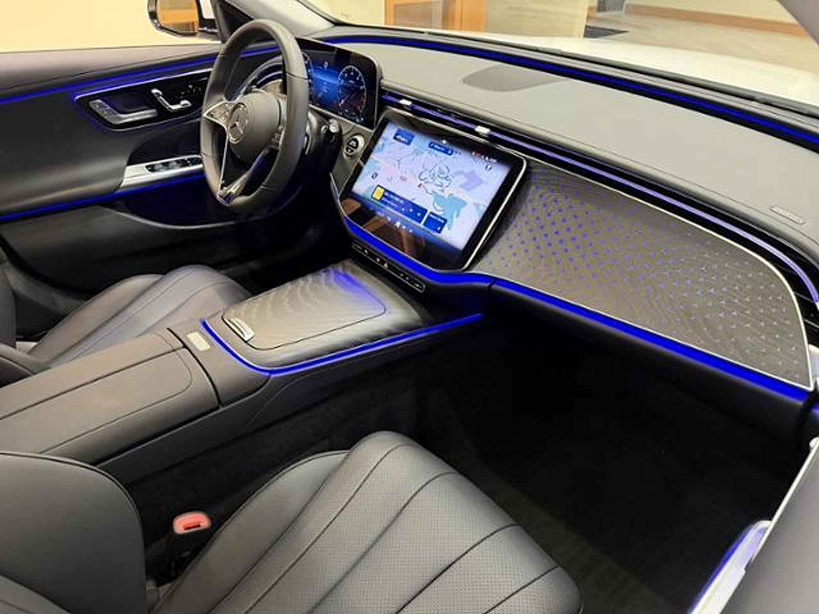 Used 2025 Mercedes-Benz E 350 Sedan w/ Winter Package image 13