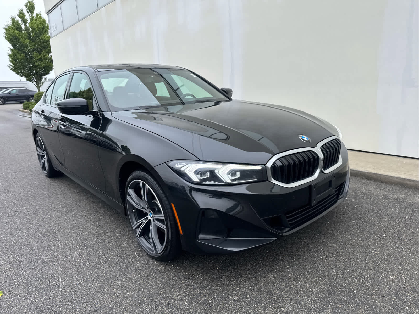 Certified 2023 BMW 330i xDrive Sedan w/ Premium Package AWD/4WD image 5