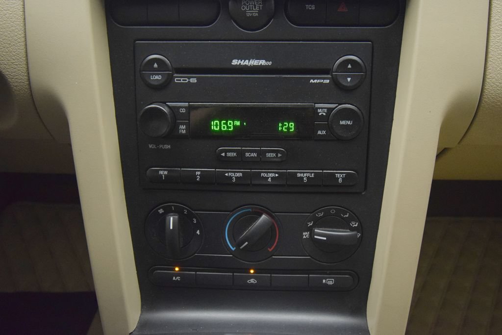 Used 2006 Ford Mustang Premium RWD image 31