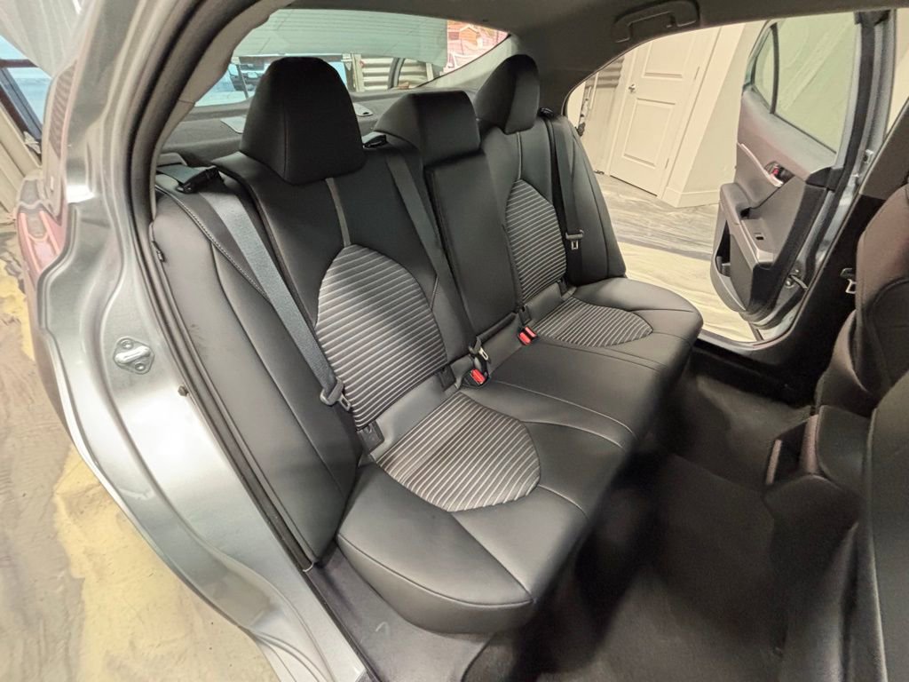 Used 2024 Toyota Camry SE FWD image 6