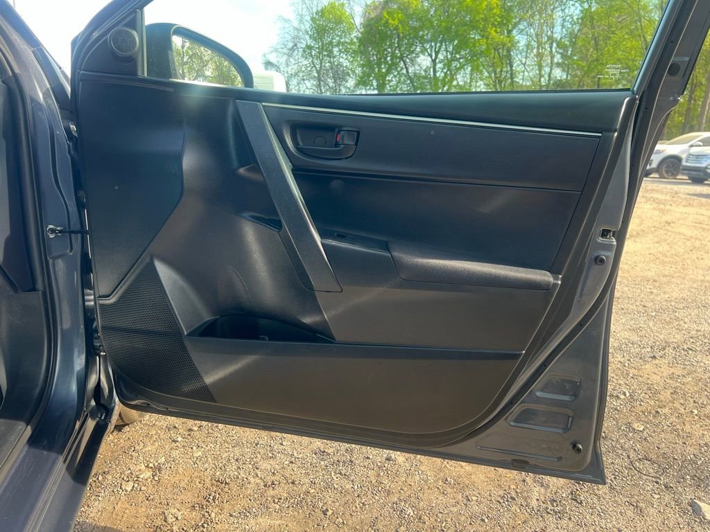 Used 2016 Toyota Corolla L image 11