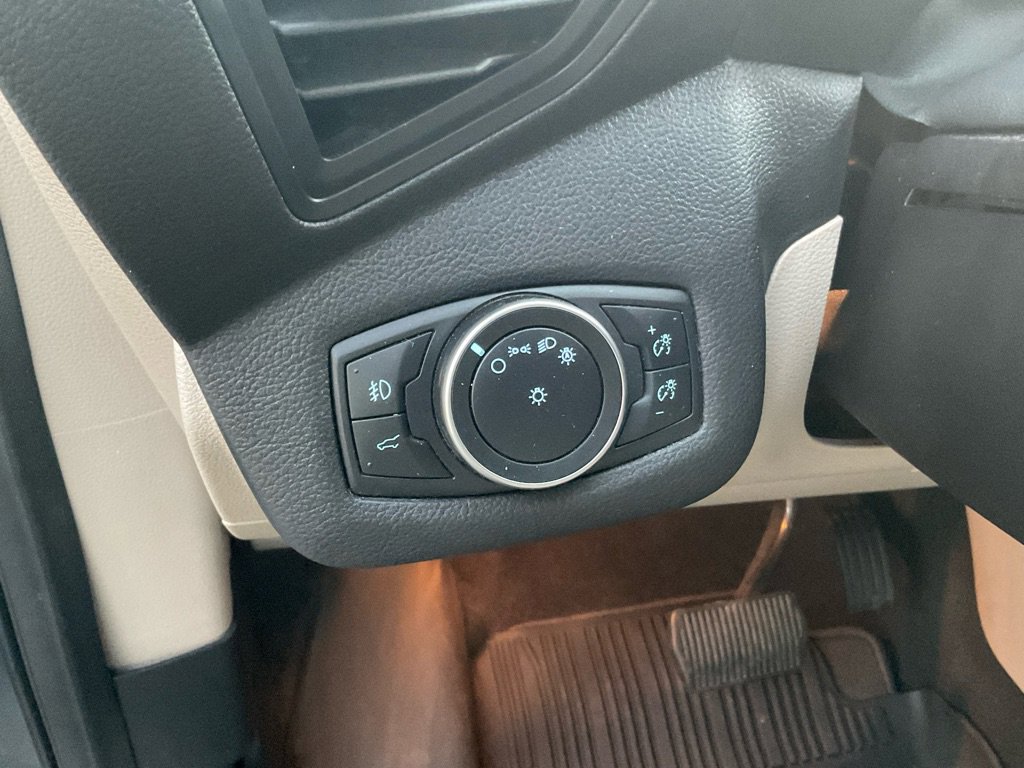 Used 2019 Ford Escape SE image 41