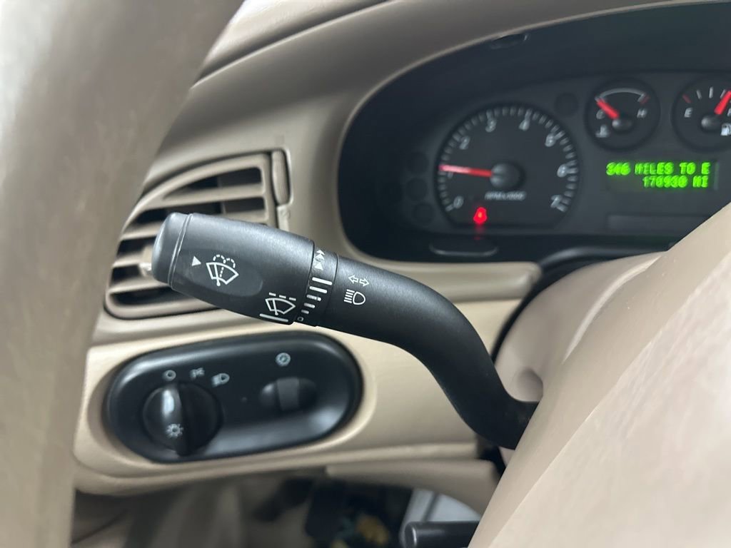 Used 2004 Ford Taurus SES image 35