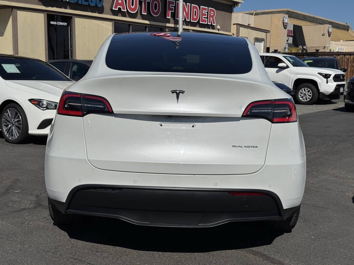 Used 2021 Tesla Model Y Long Range AWD/4WD image 14