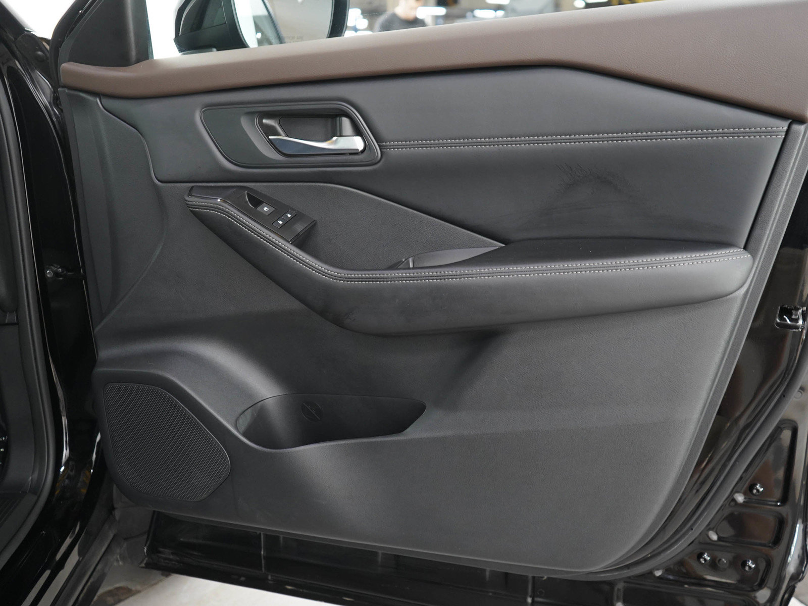 Used 2023 Nissan Rogue SV w/ SV Premium B Package AWD/4WD image 11