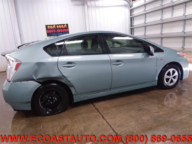 Used 2014 Toyota Prius Two FWD image 2