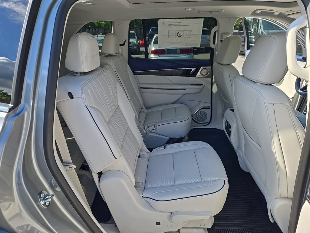 New 2026 Buick Enclave Avenir w/ Super Cruise Package AWD/4WD image 17