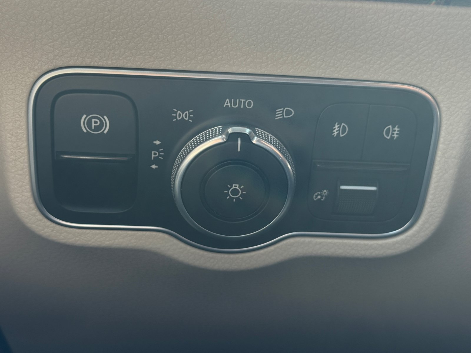 Certified 2020 Mercedes-Benz GLB 250 4MATIC image 14