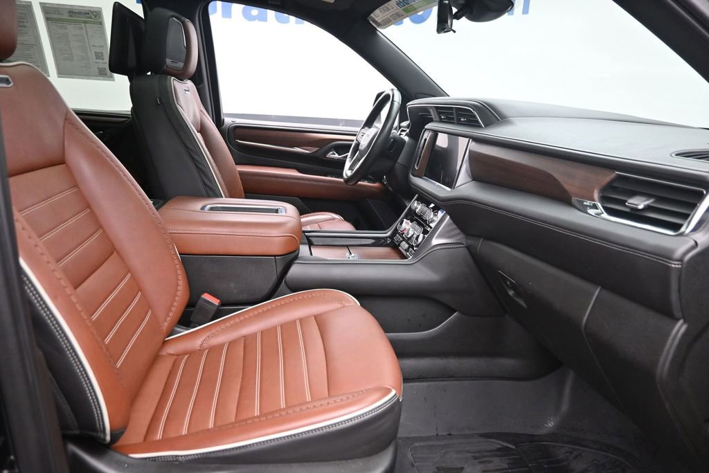 Used 2023 GMC Yukon XL Denali Ultimate w/ LPO, Floor Liner Package AWD/4WD image 7