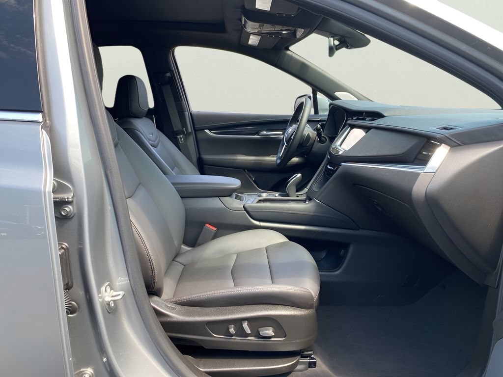 Certified 2024 Cadillac XT5 Premium Luxury AWD/4WD image 17