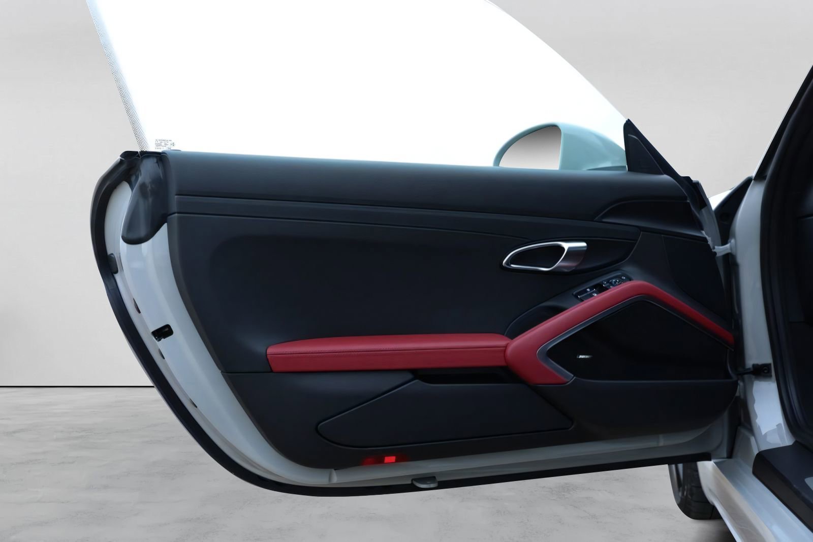 Used 2025 Porsche 718 Cayman RWD image 30