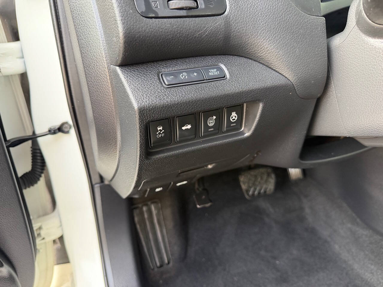 Used 2015 Nissan Altima 3.5 SL FWD image 22