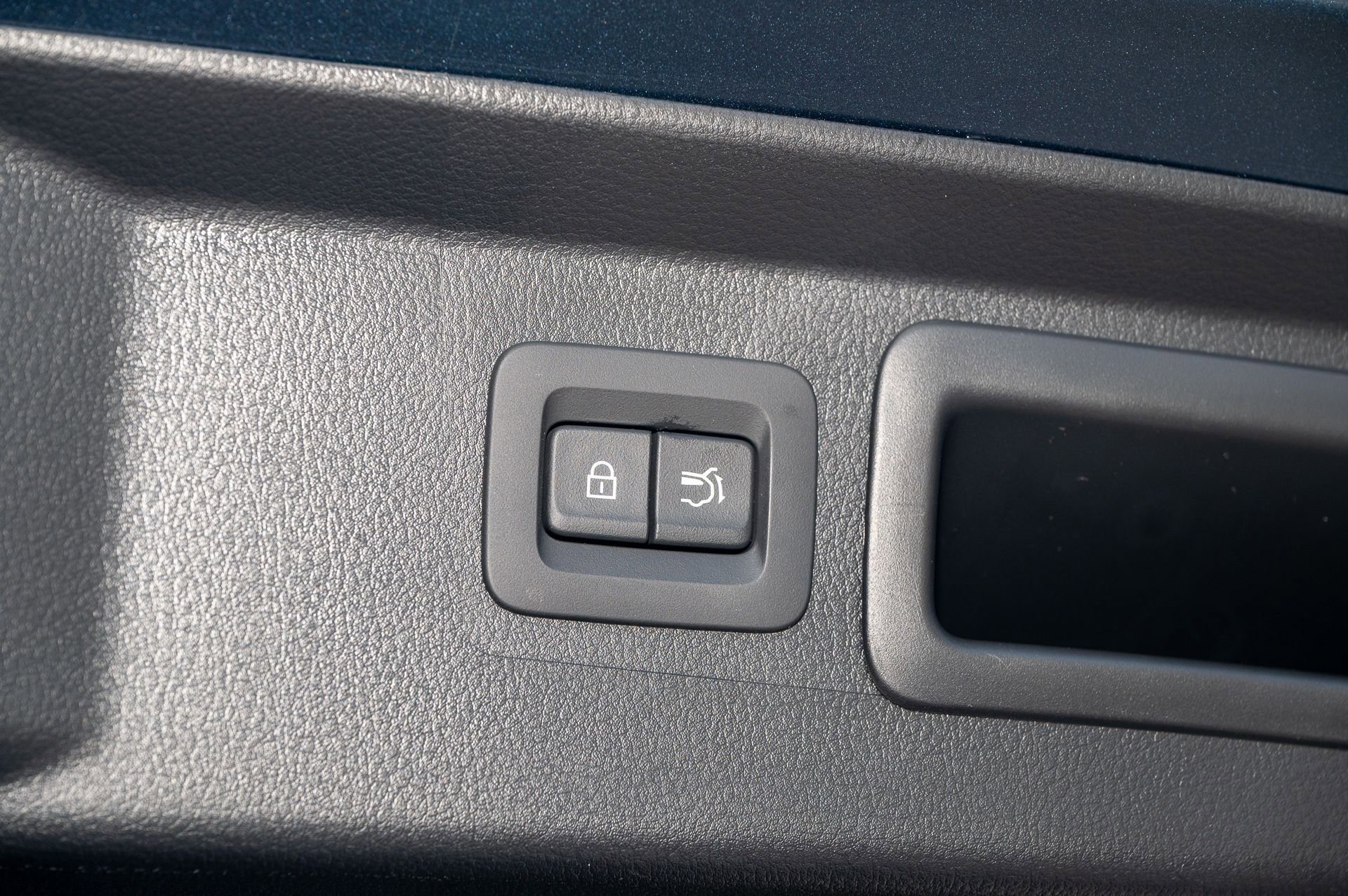 Used 2025 MAZDA CX-50 2.5 Hybrid w/ Premium Plus Pkg image 14