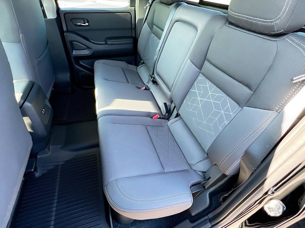Certified 2025 Nissan Frontier SV AWD/4WD image 27