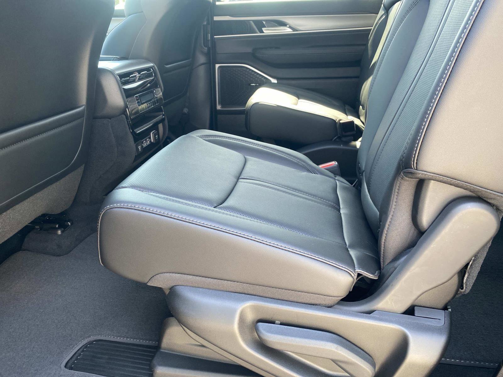 New 2026 Jeep Grand Wagoneer 4WD image 10