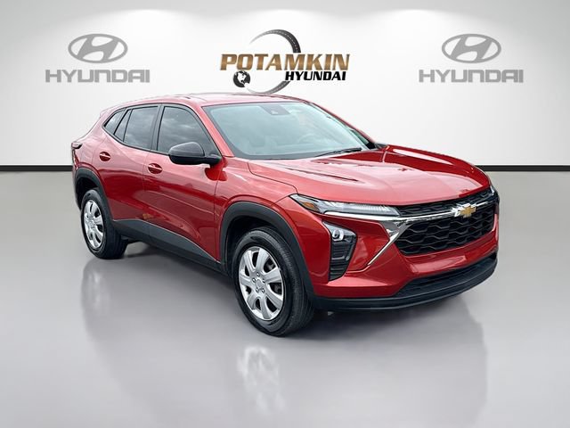 Used 2024 Chevrolet Trax LS FWD image 3