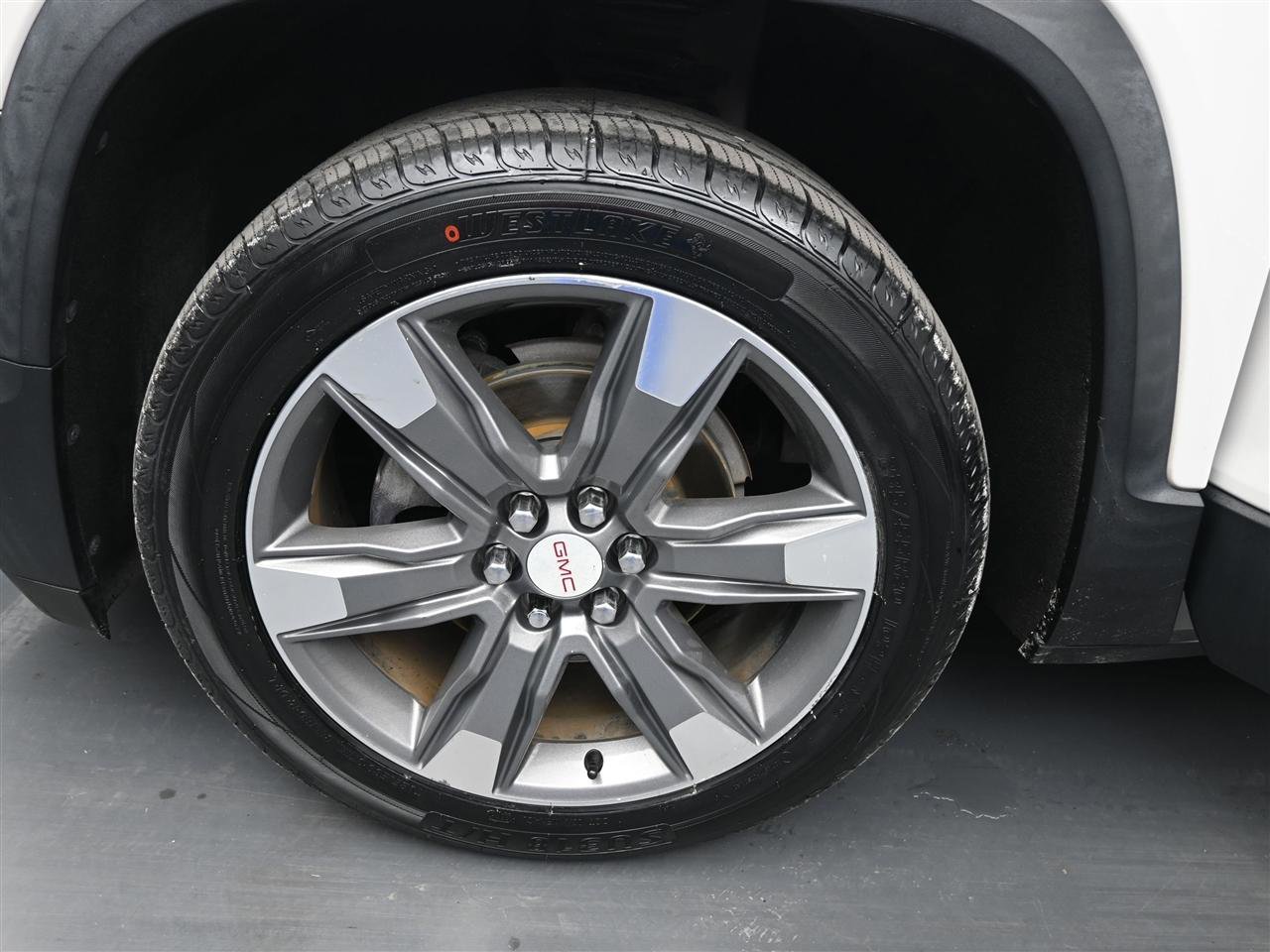 Used 2018 GMC Acadia SLT image 19
