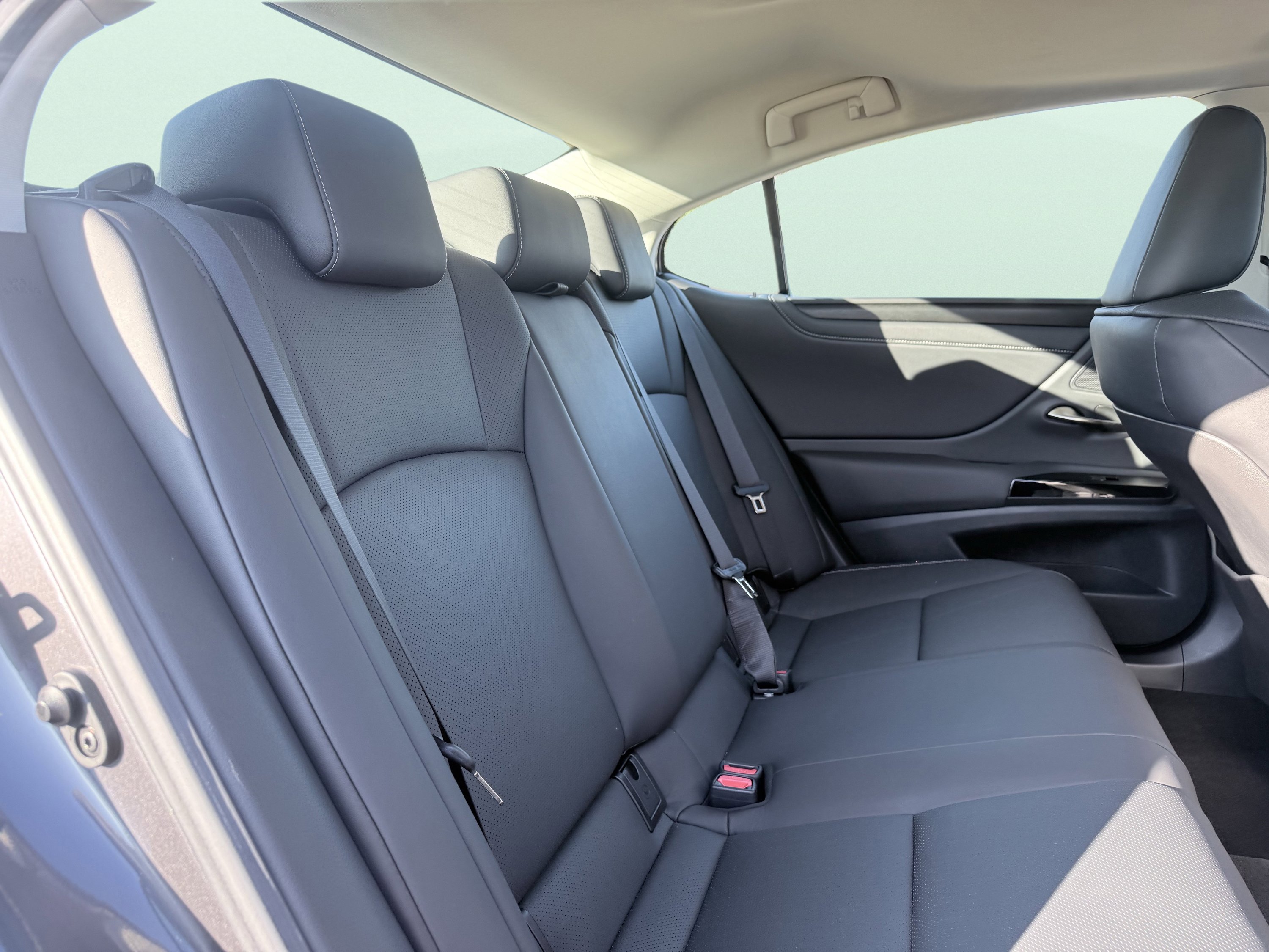 Used 2025 Lexus ES 300h ES 300h F SPORT Design w/ Premium Package image 20