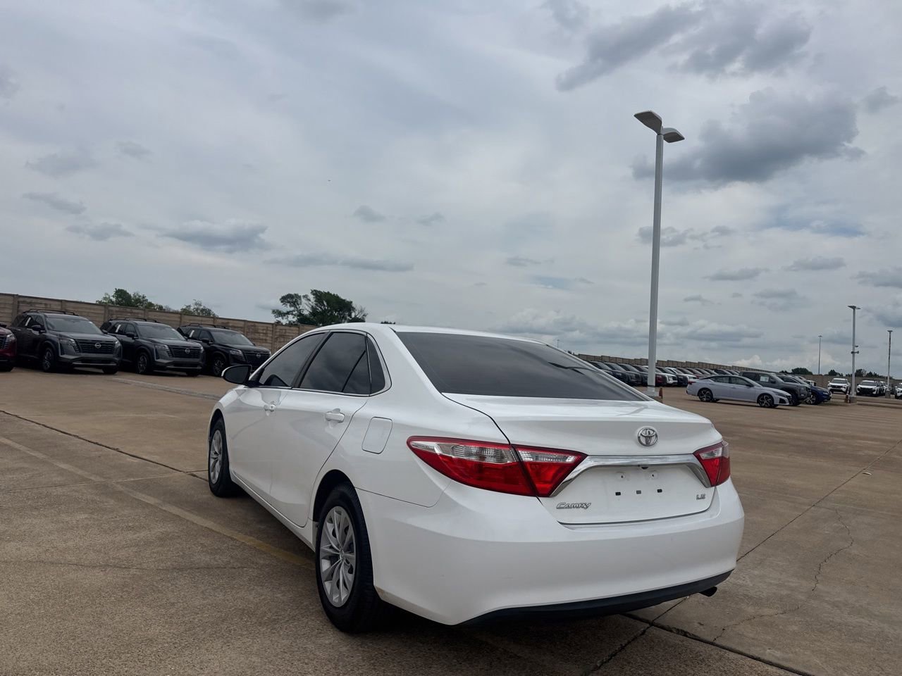Used 2017 Toyota Camry SE FWD image 18