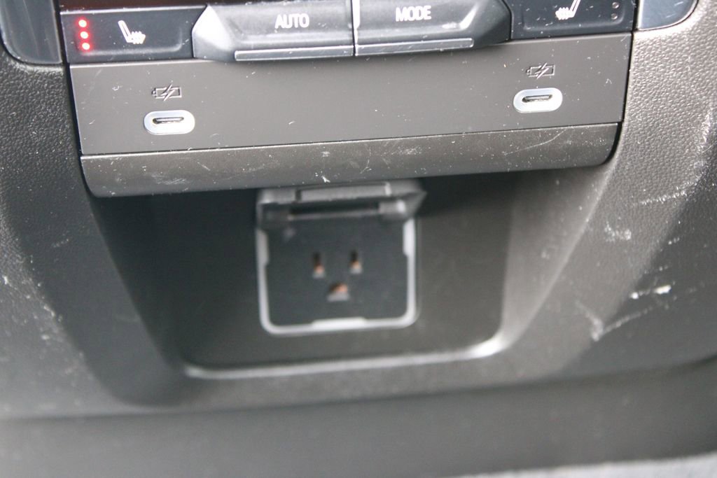 Used 2024 Chevrolet Tahoe Premier image 31