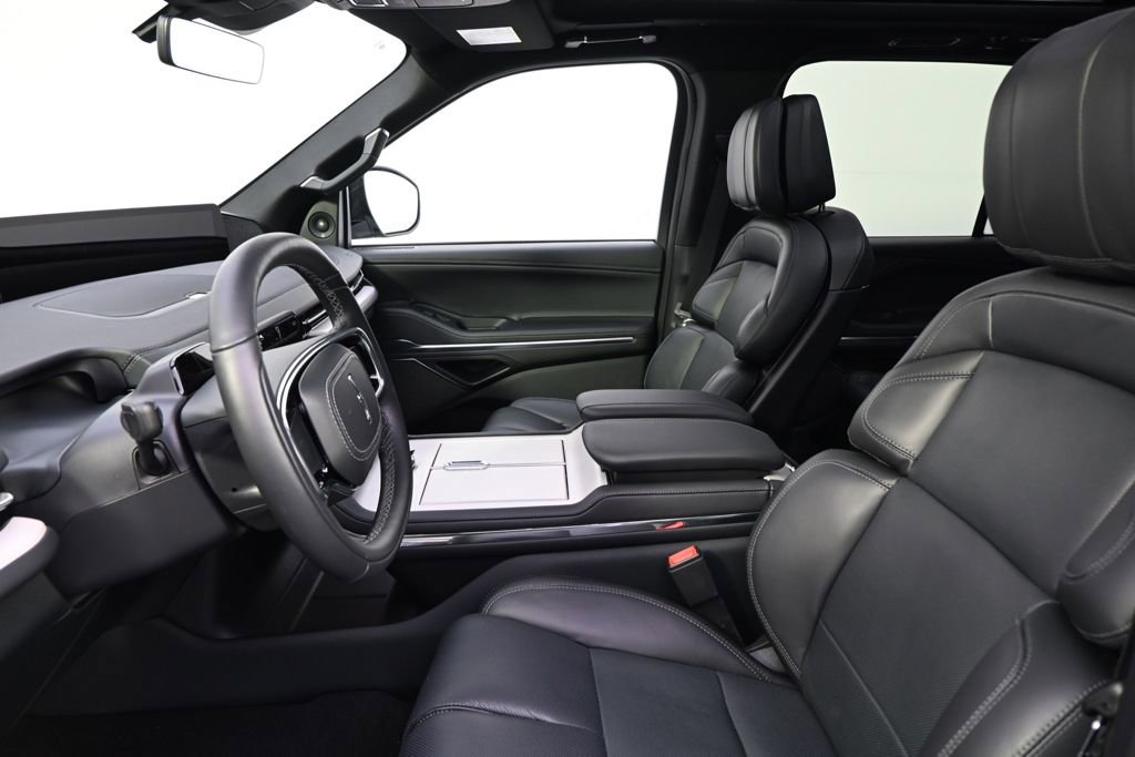 New 2026 Lincoln Navigator Reserve w/ Jet Appearance Package image 13
