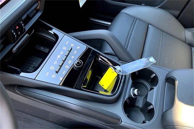 New 2025 Porsche Cayenne Coupe image 36