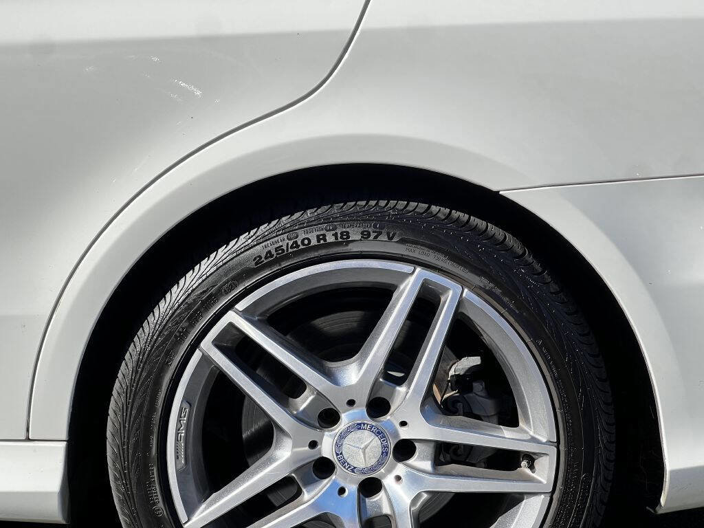 Used 2014 Mercedes-Benz E 550 4MATIC Sedan image 5