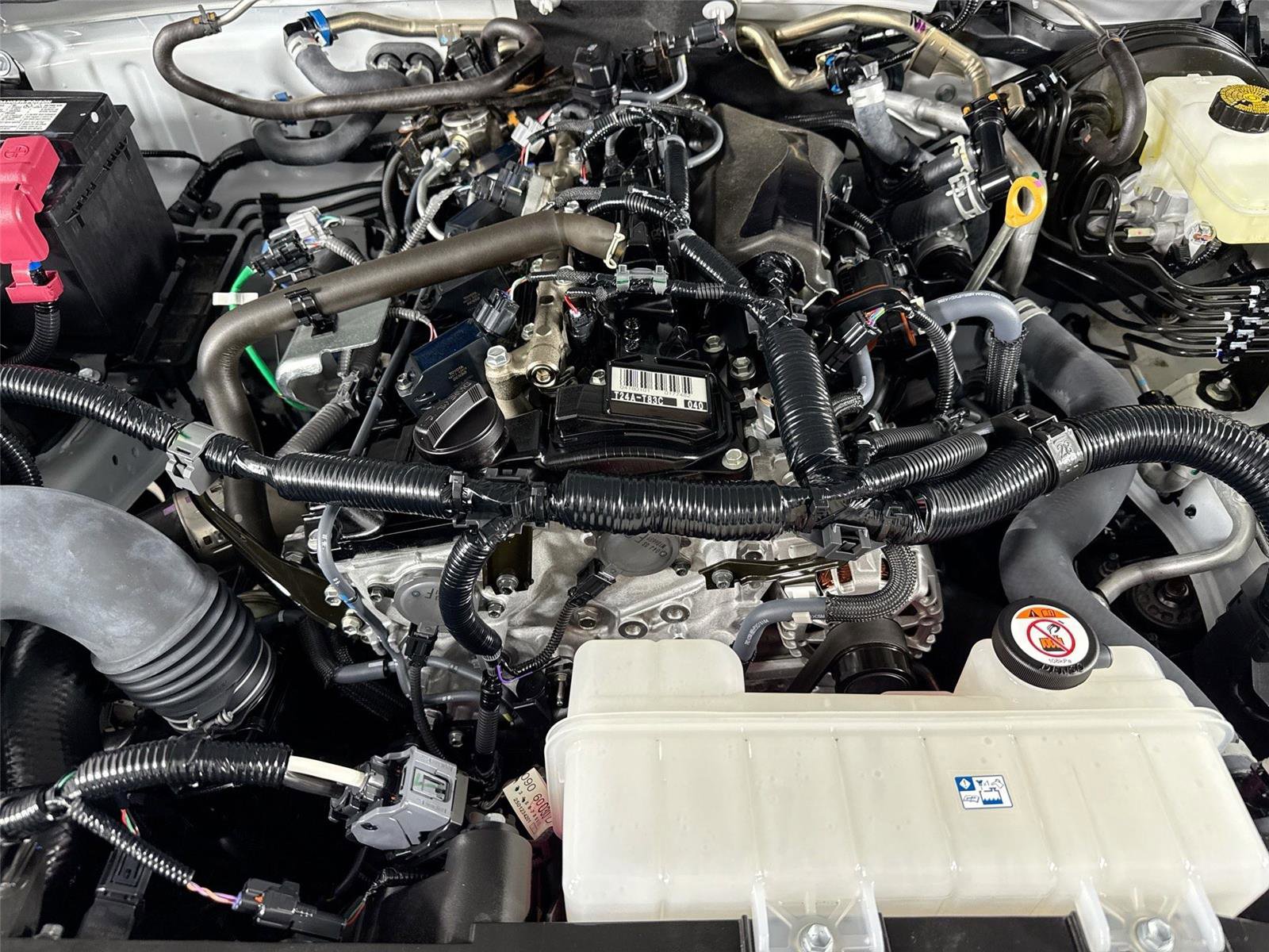 Certified 2025 Toyota Tacoma SR5 AWD/4WD image 38
