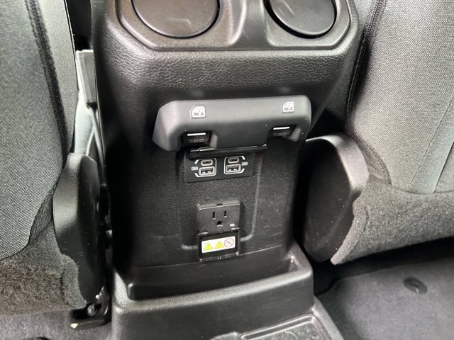 Certified 2025 Jeep Wrangler Unlimited Sahara w/ Safety Group AWD/4WD image 21