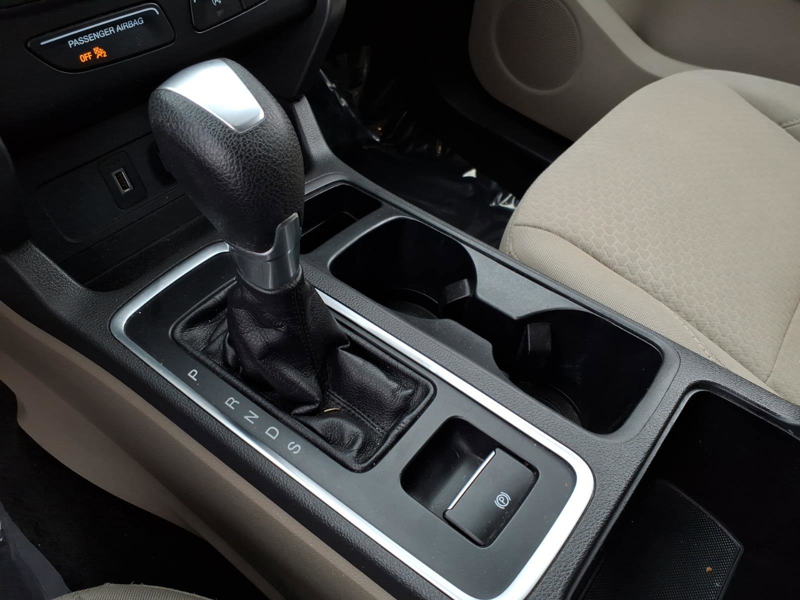 Used 2017 Ford Escape SE w/ Equipment Group 201A image 32