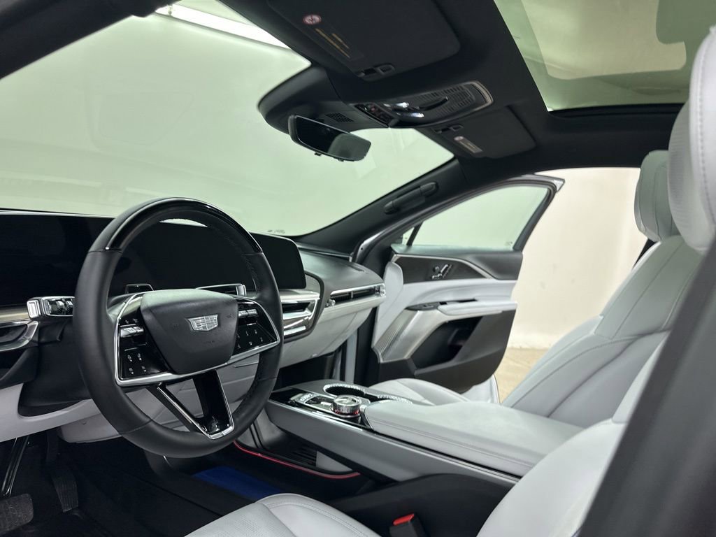 Certified 2025 Cadillac Lyriq Luxury image 29