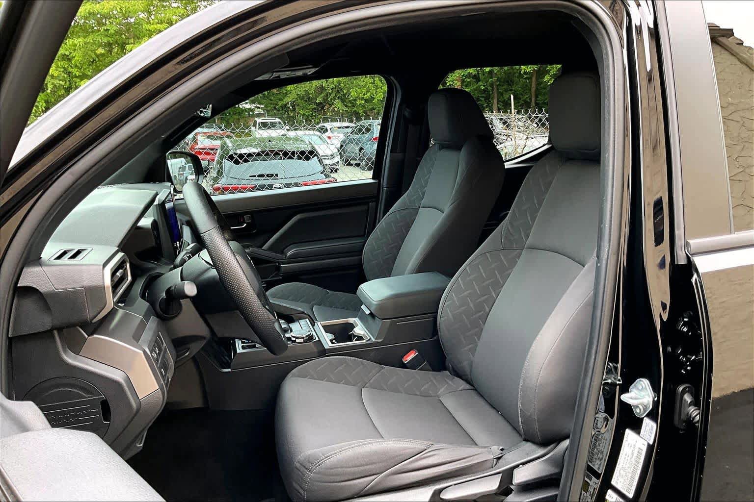 Certified 2024 Toyota Tacoma SR5 AWD/4WD image 8