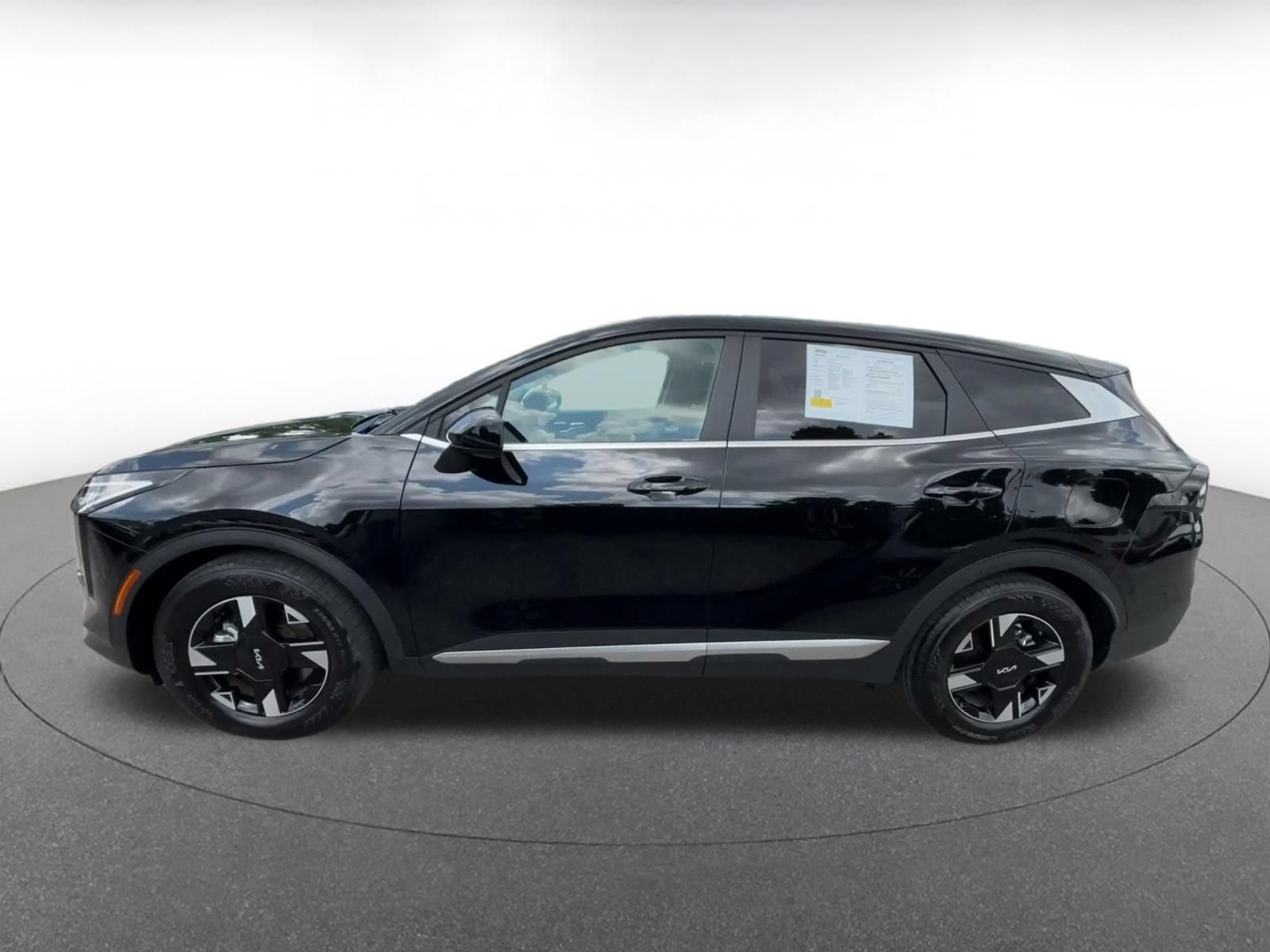 Used 2026 Kia Sportage LX FWD image 8