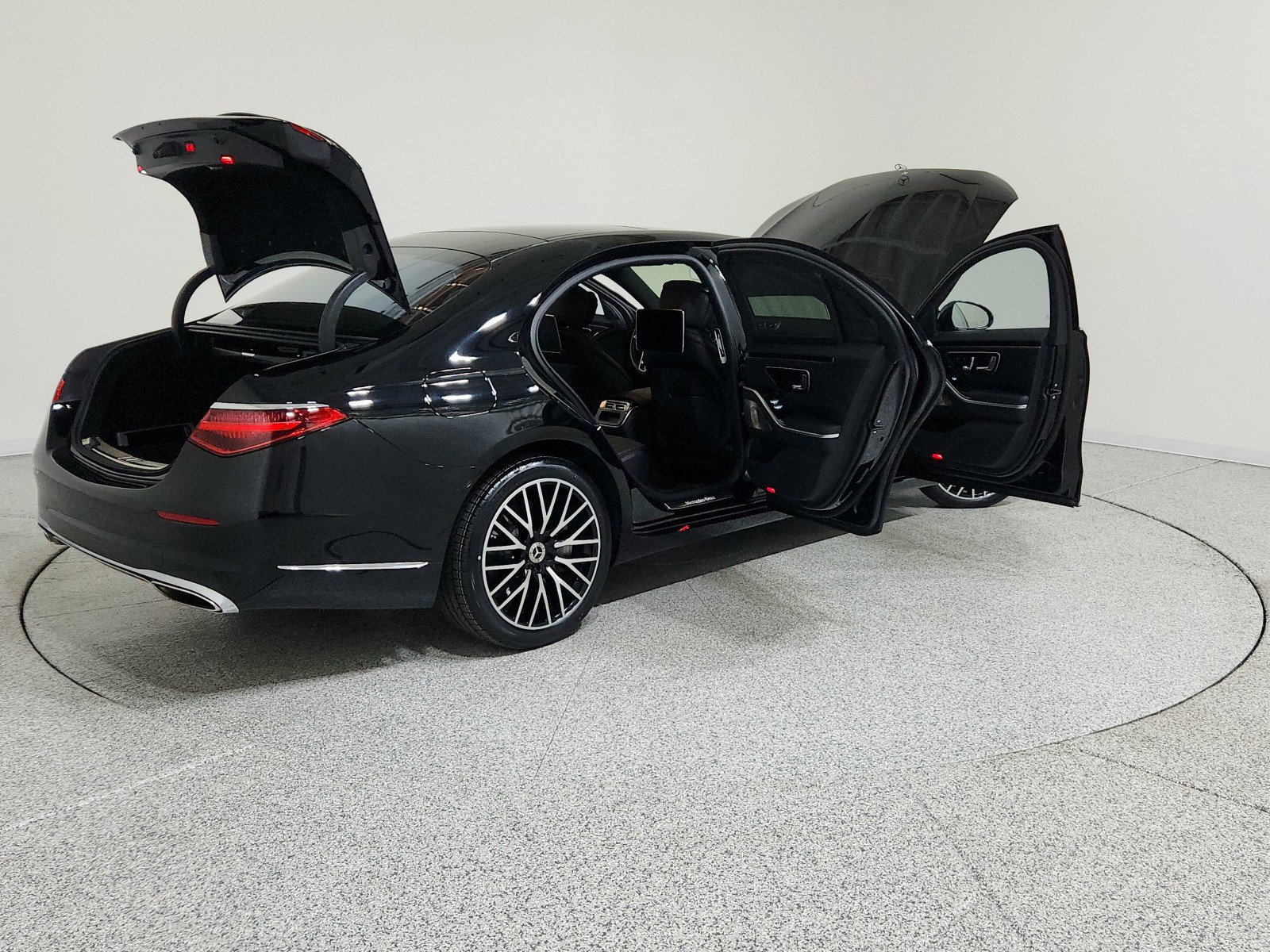 Certified 2023 Mercedes-Benz S 500 4MATIC image 9