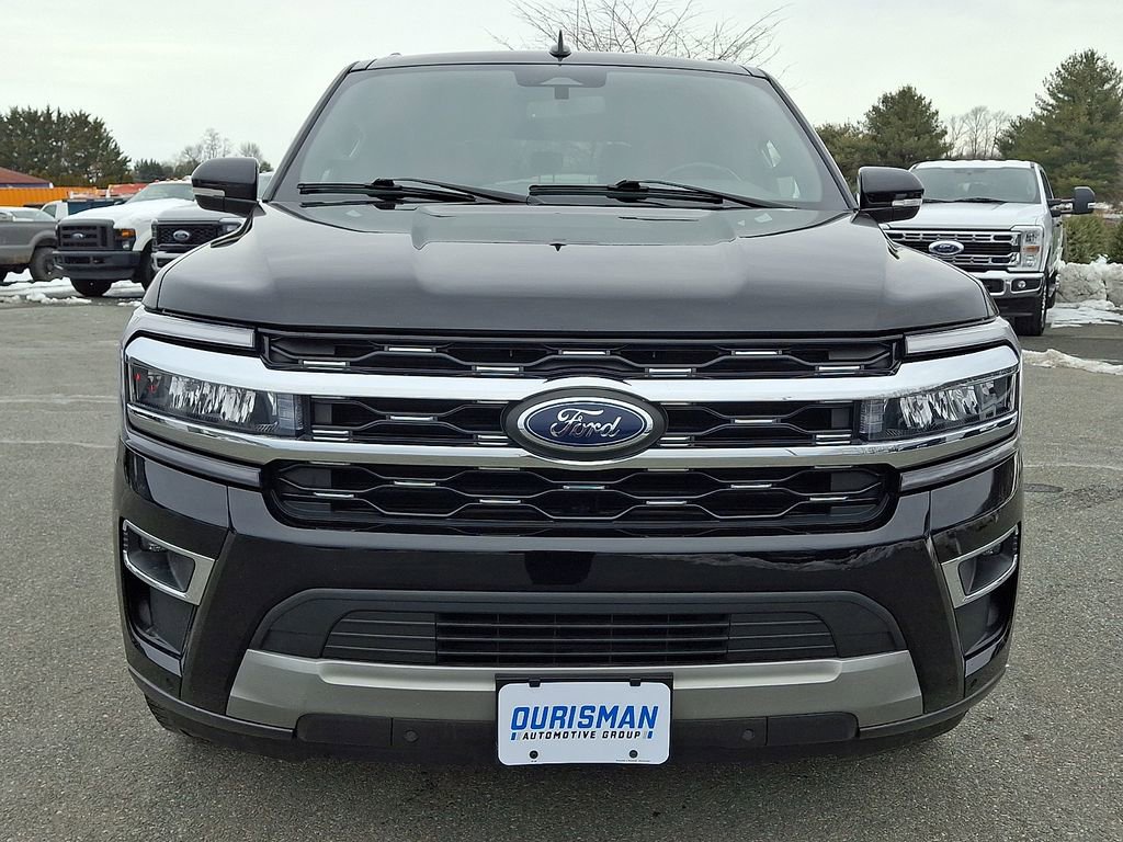 Used 2024 Ford Expedition Limited image 2