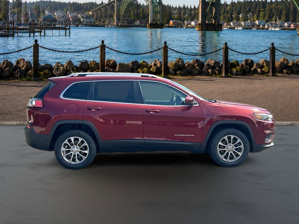 Used 2021 Jeep Cherokee Latitude Plus AWD/4WD image 4