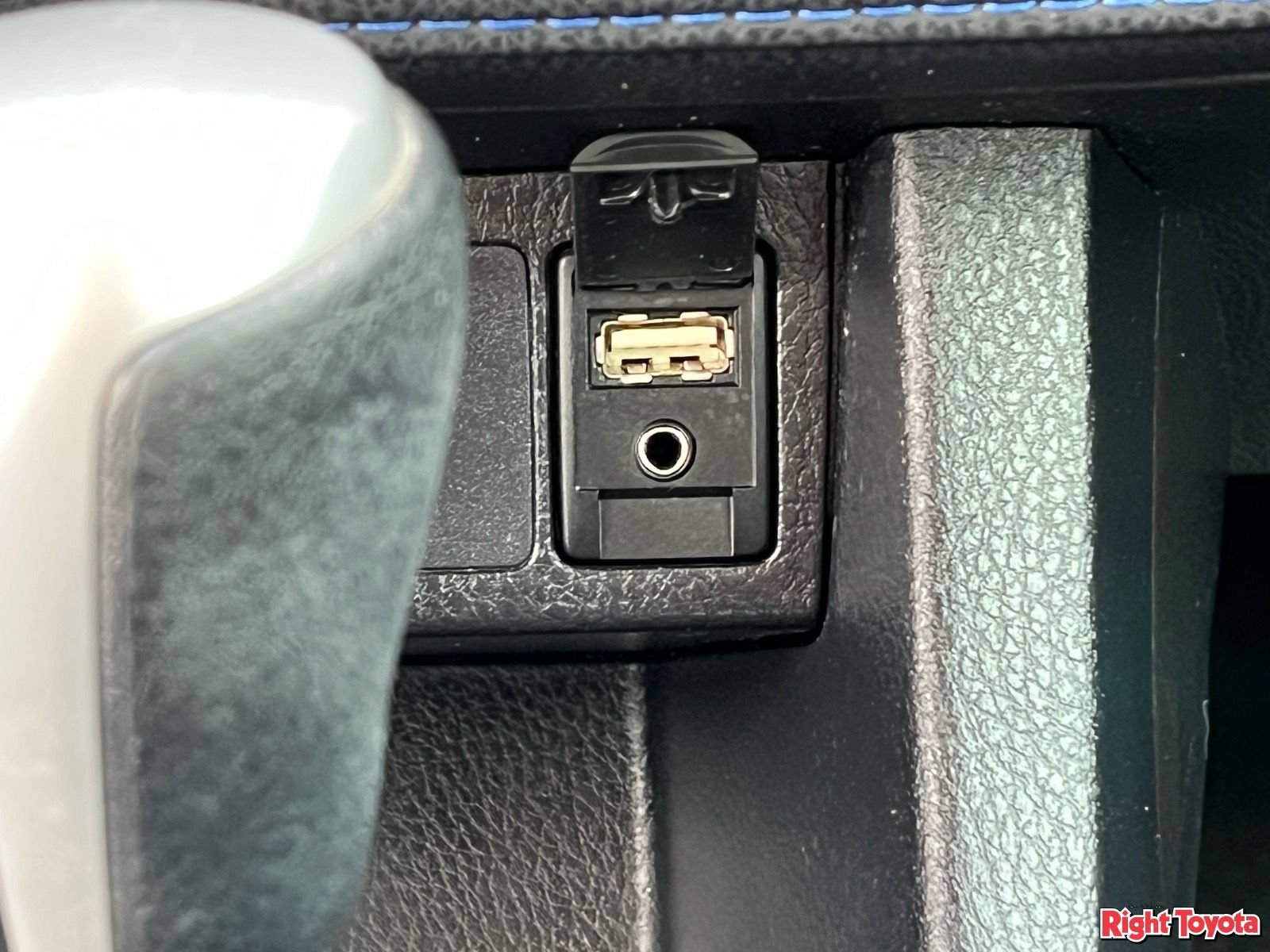 Certified 2018 Toyota Corolla SE FWD image 29