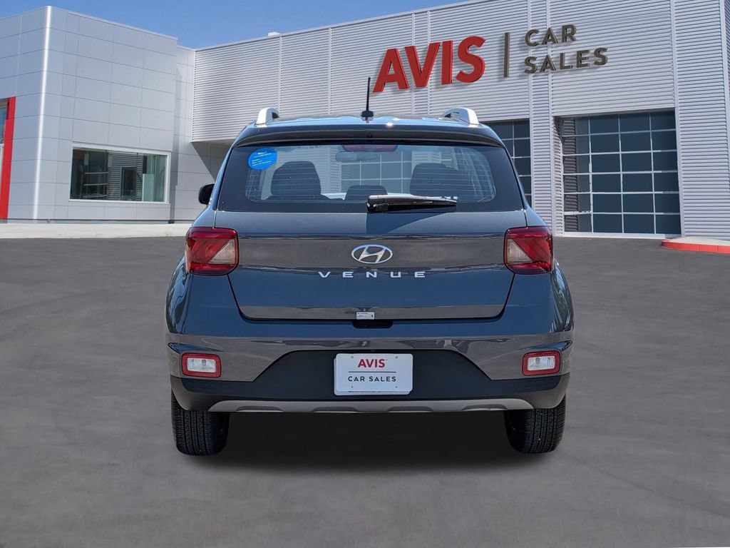 Used 2025 Hyundai Venue SEL FWD image 7