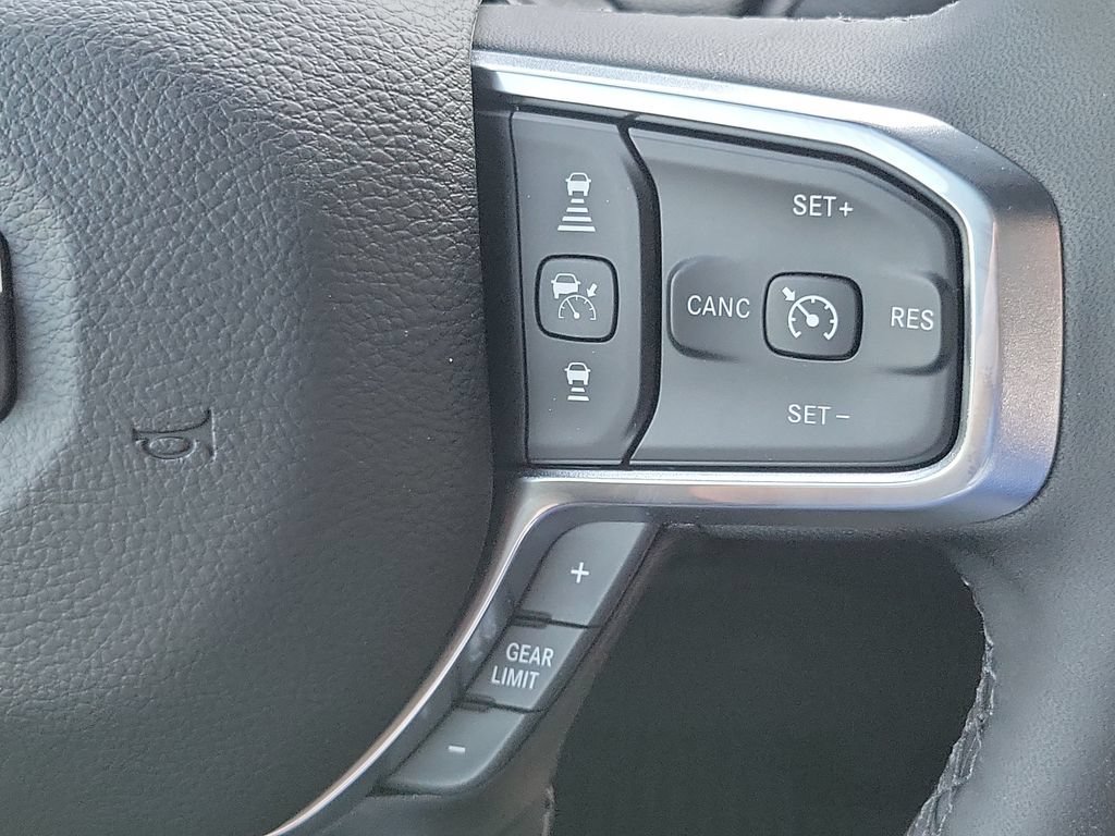 New 2026 RAM 2500 Laramie AWD/4WD image 15