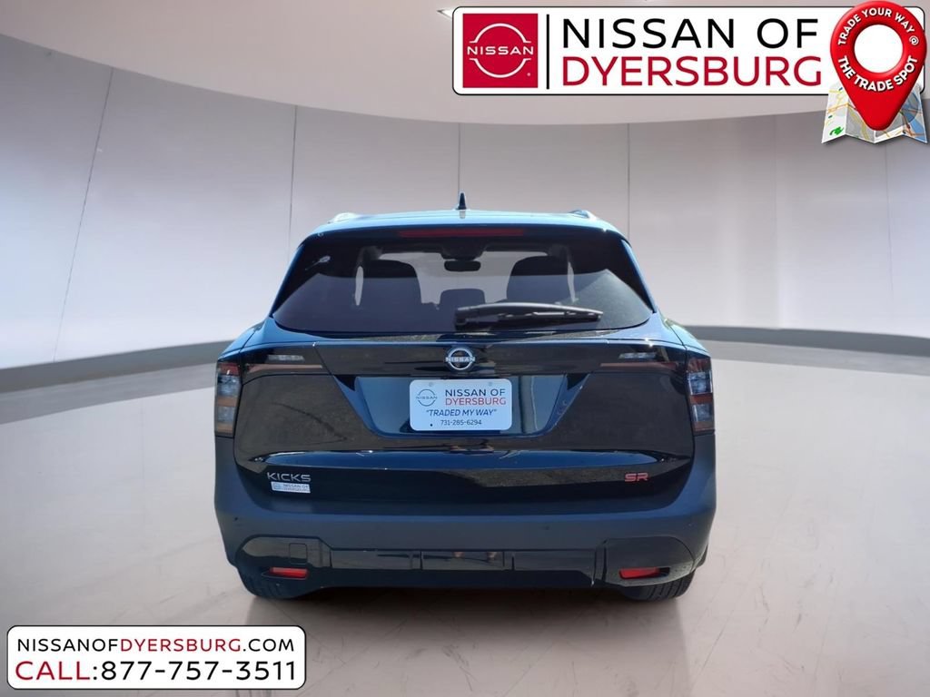 New 2026 Nissan Kicks SR w/ SR Premium Package FWD image 4
