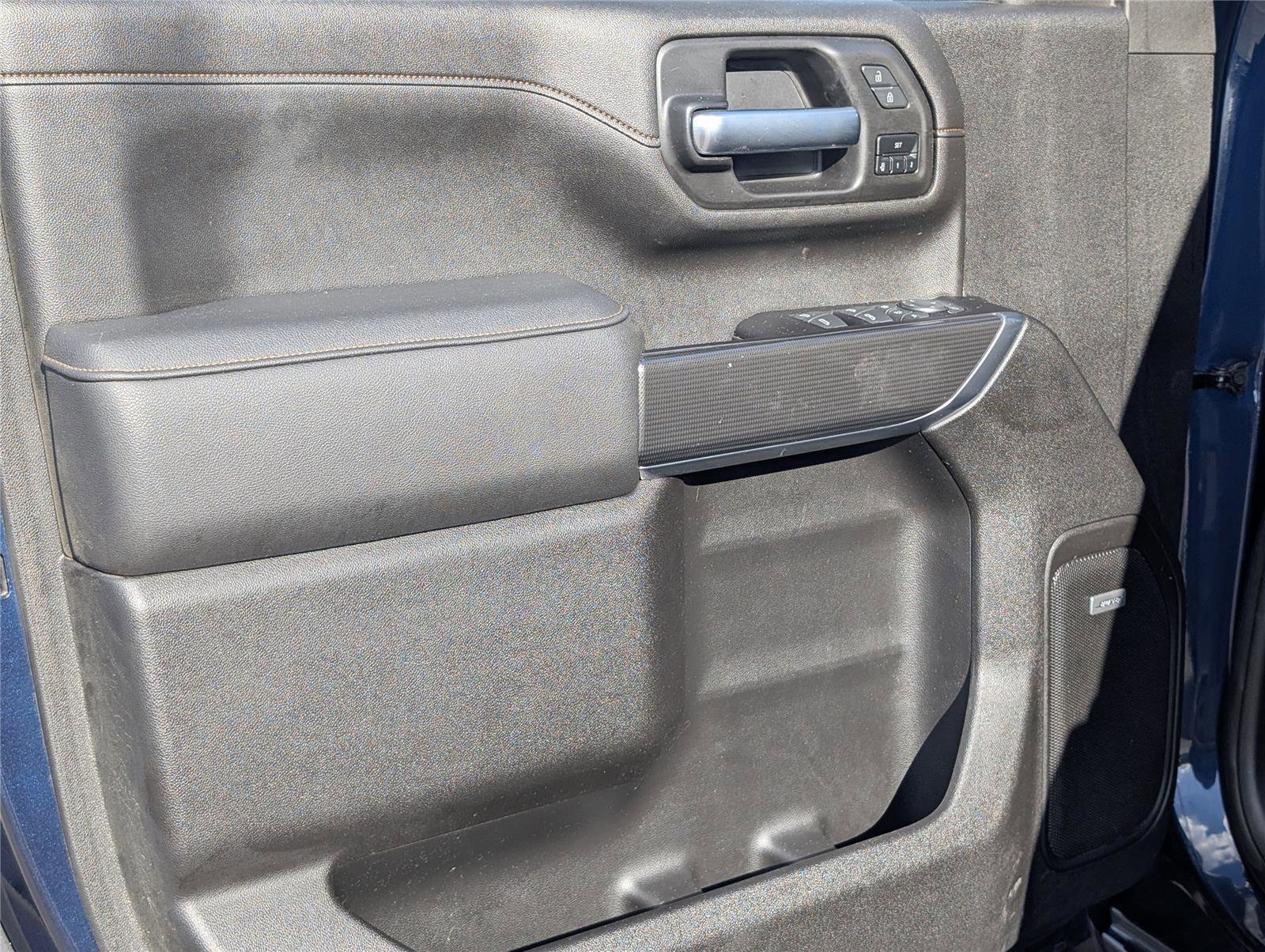 Used 2022 GMC Sierra 2500 AT4 w/ AT4 Preferred Package image 16