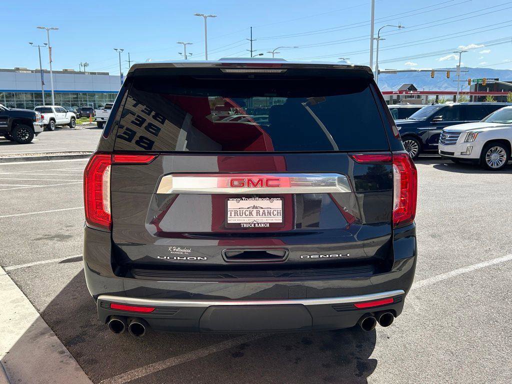 Used 2023 GMC Yukon XL Denali image 9