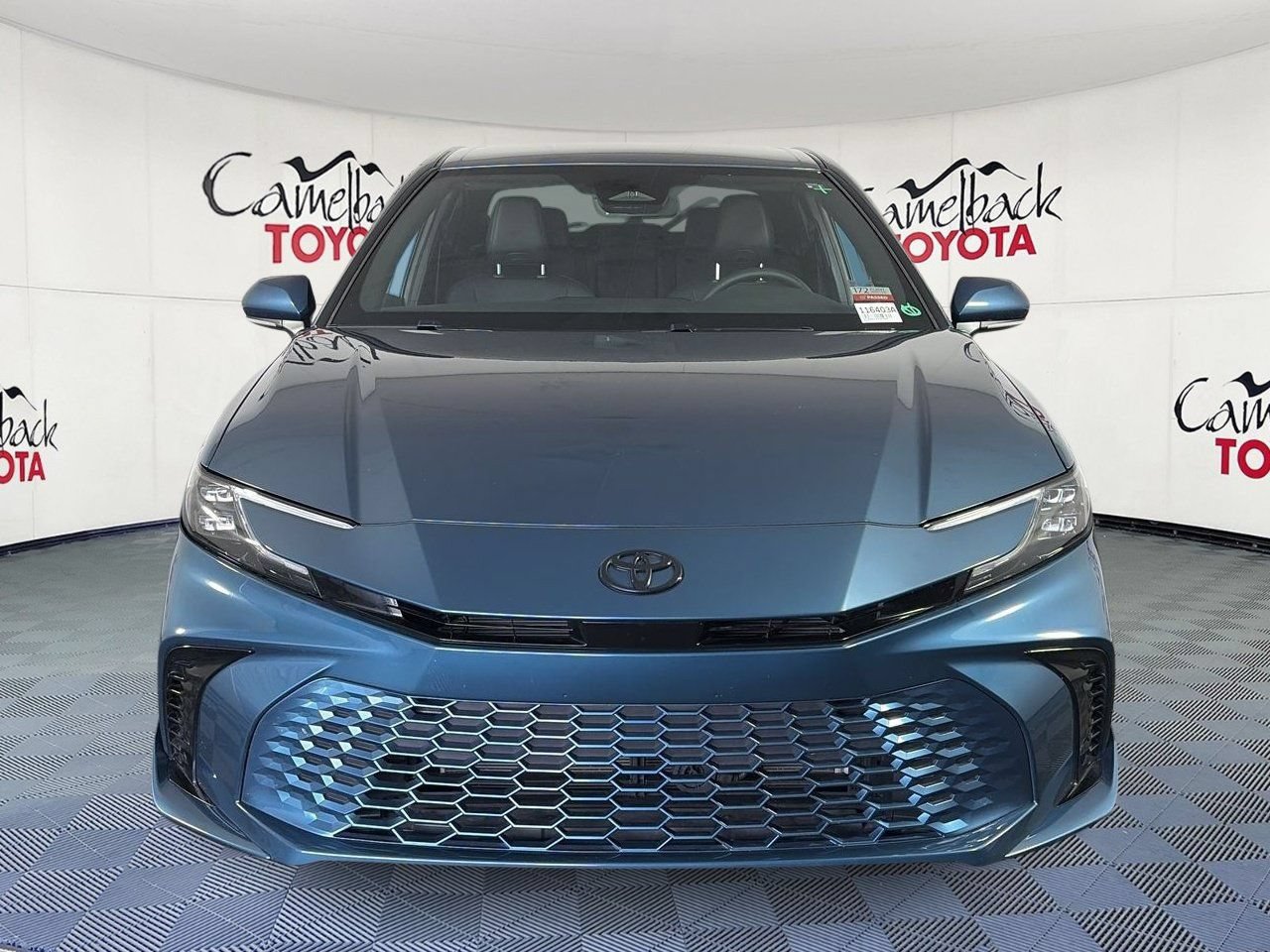 Used 2025 Toyota Camry XSE FWD image 2