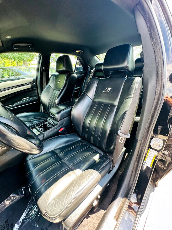 Used 2019 Chrysler 300 S image 25