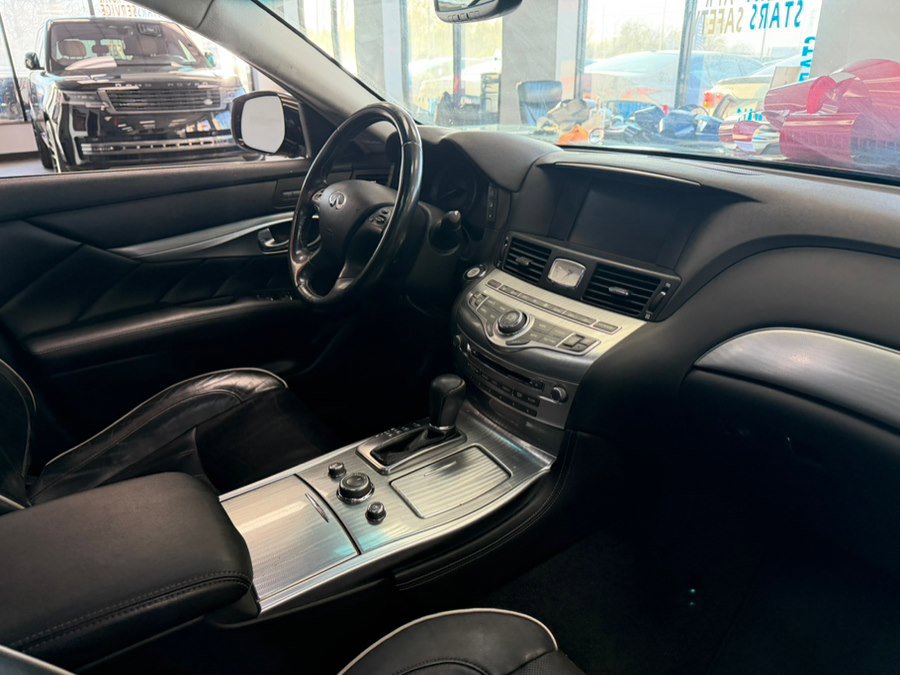 Used 2019 INFINITI Q70 Luxe RWD image 36