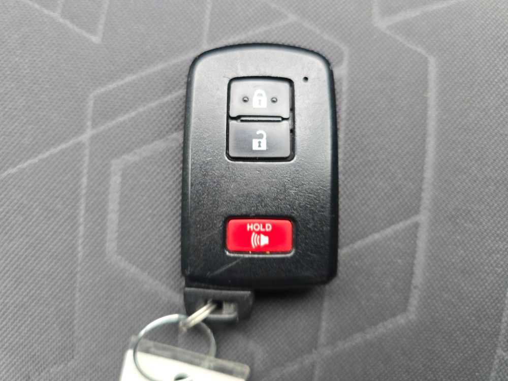 Used 2016 Toyota Tacoma TRD Off-Road w/ Premium & Technology Package image 22