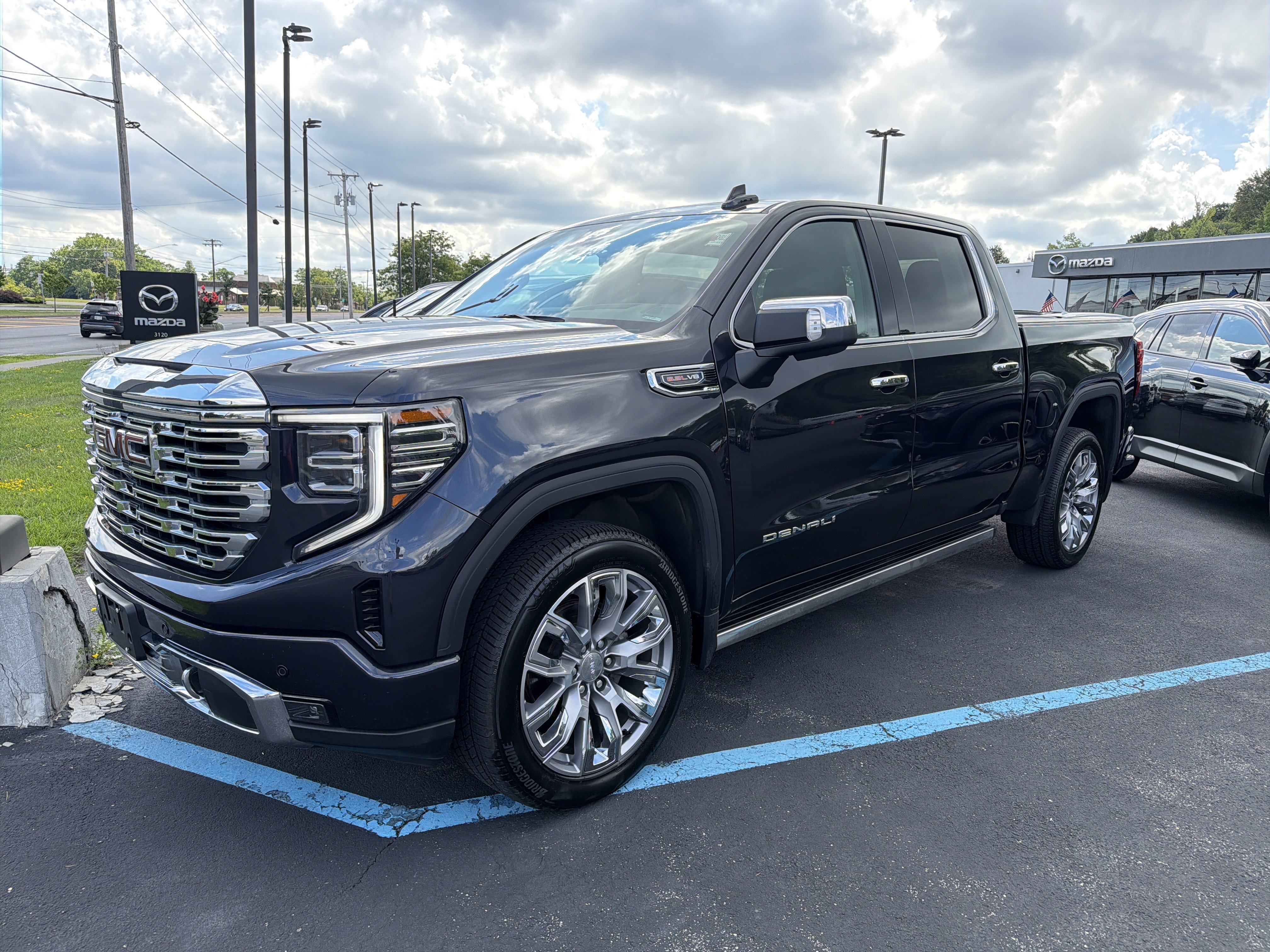Used 2026 GMC Sierra 1500 Denali AWD/4WD image 4
