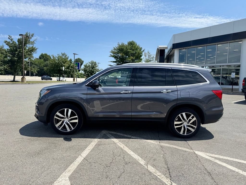 Used 2018 Honda Pilot Touring image 2
