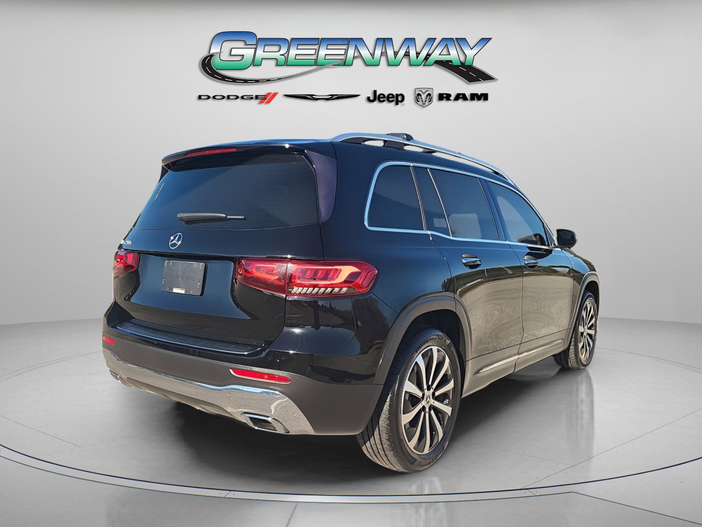 Used 2022 Mercedes-Benz GLB 250 image 3