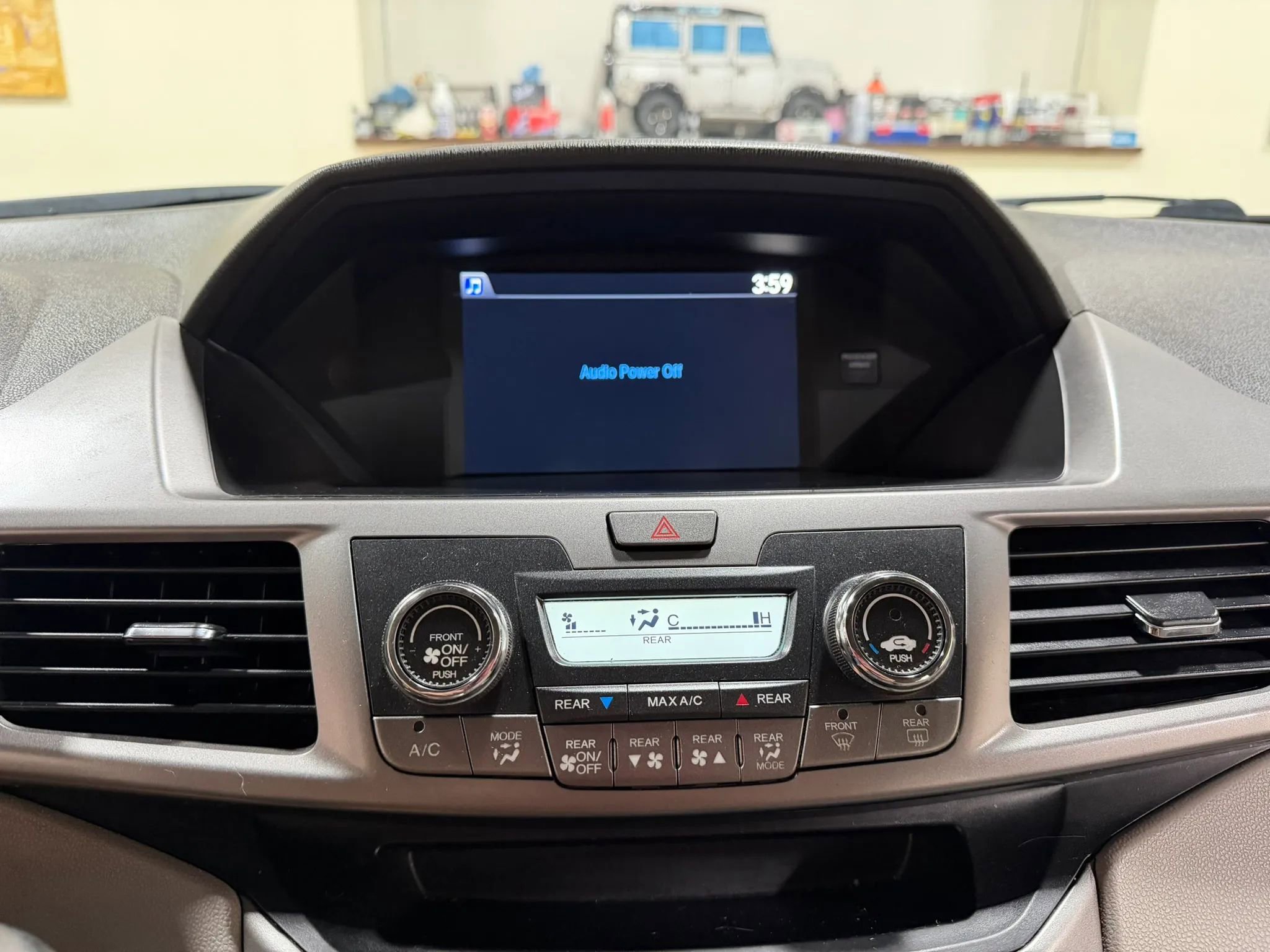 Used 2016 Honda Odyssey LX image 39